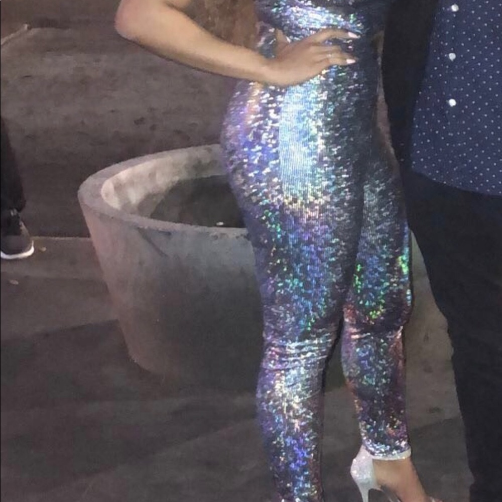 Gorgeous 2 piece glitter getter outfit -